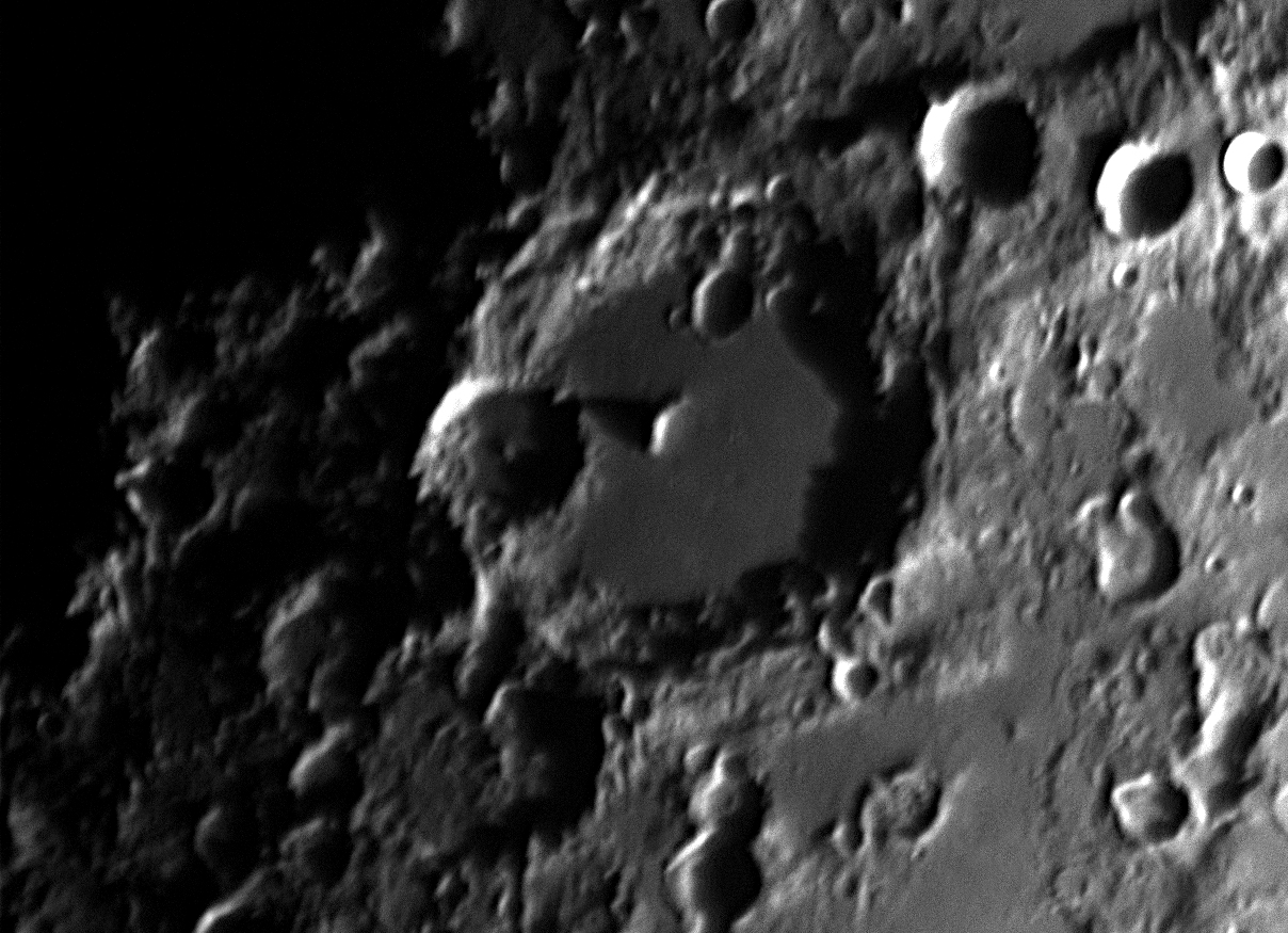 Albategnius crater(AVI2)JPG.jpg