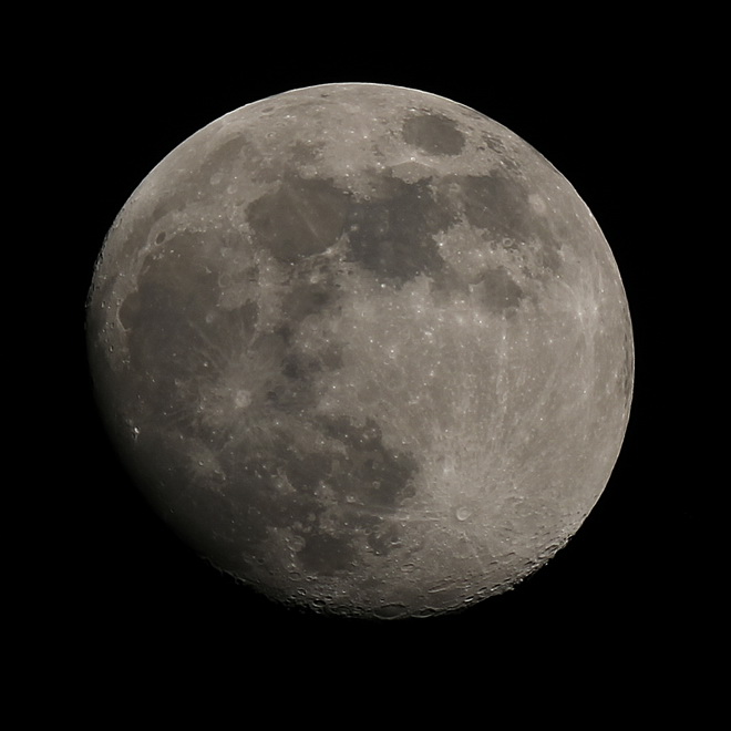 Moon 6 Oct 2014 1904.jpg