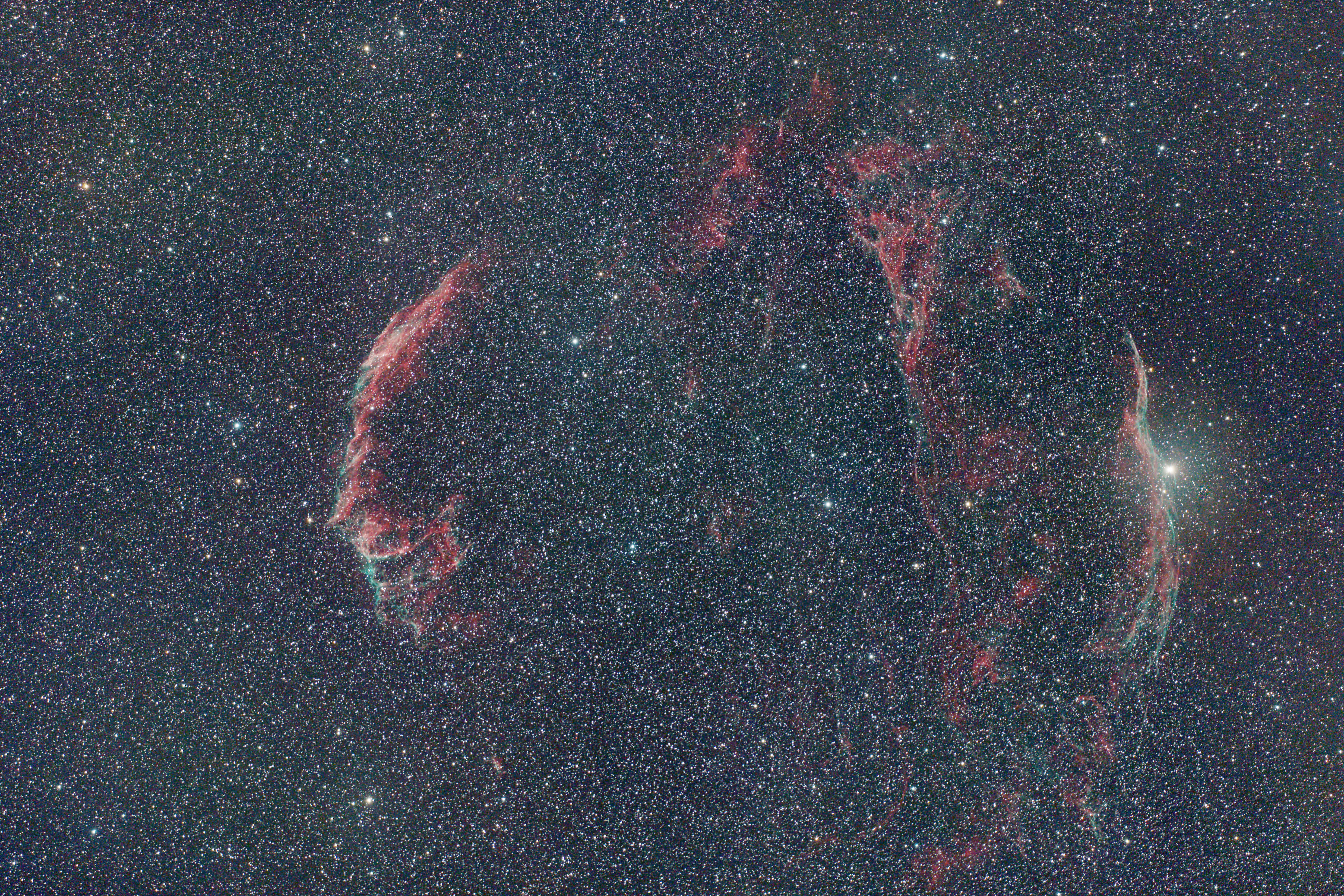 Veil Nebula 105-650 7704 D1 5DII 24x3mins ISO1600 multiple framing C.jpg