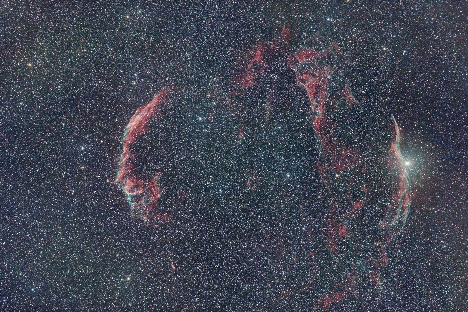 2015-6-20_Veil Nebula 105-650 7704 D1 5DII 24x3mins ISO1600 multiple framing  C2.jpg