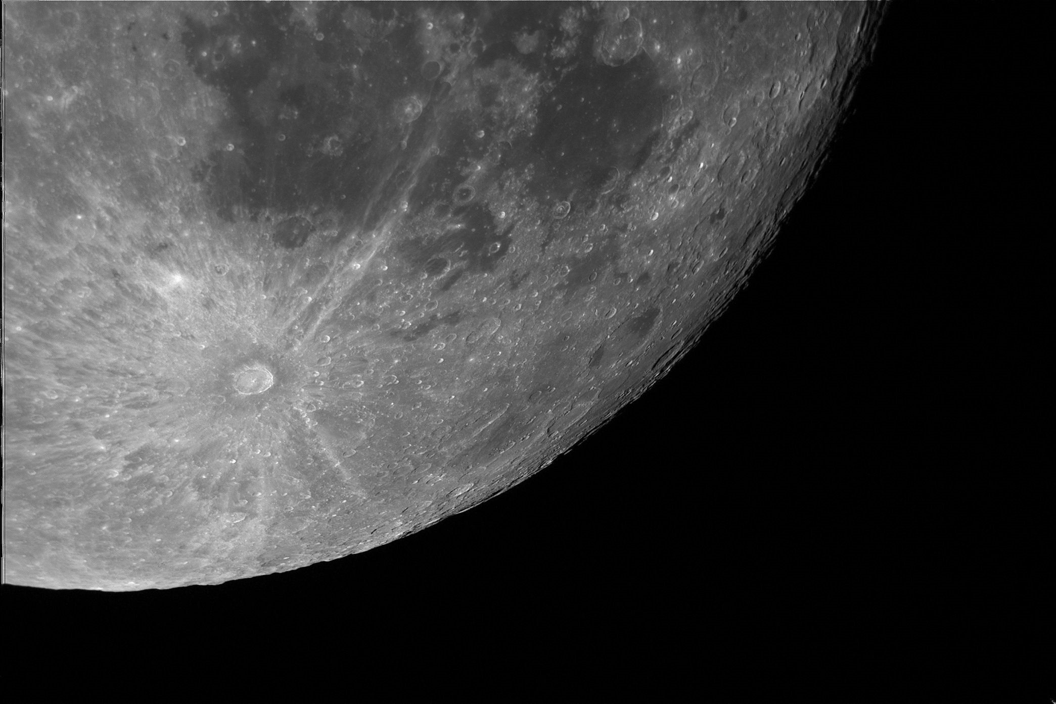 Moon_210745.jpg