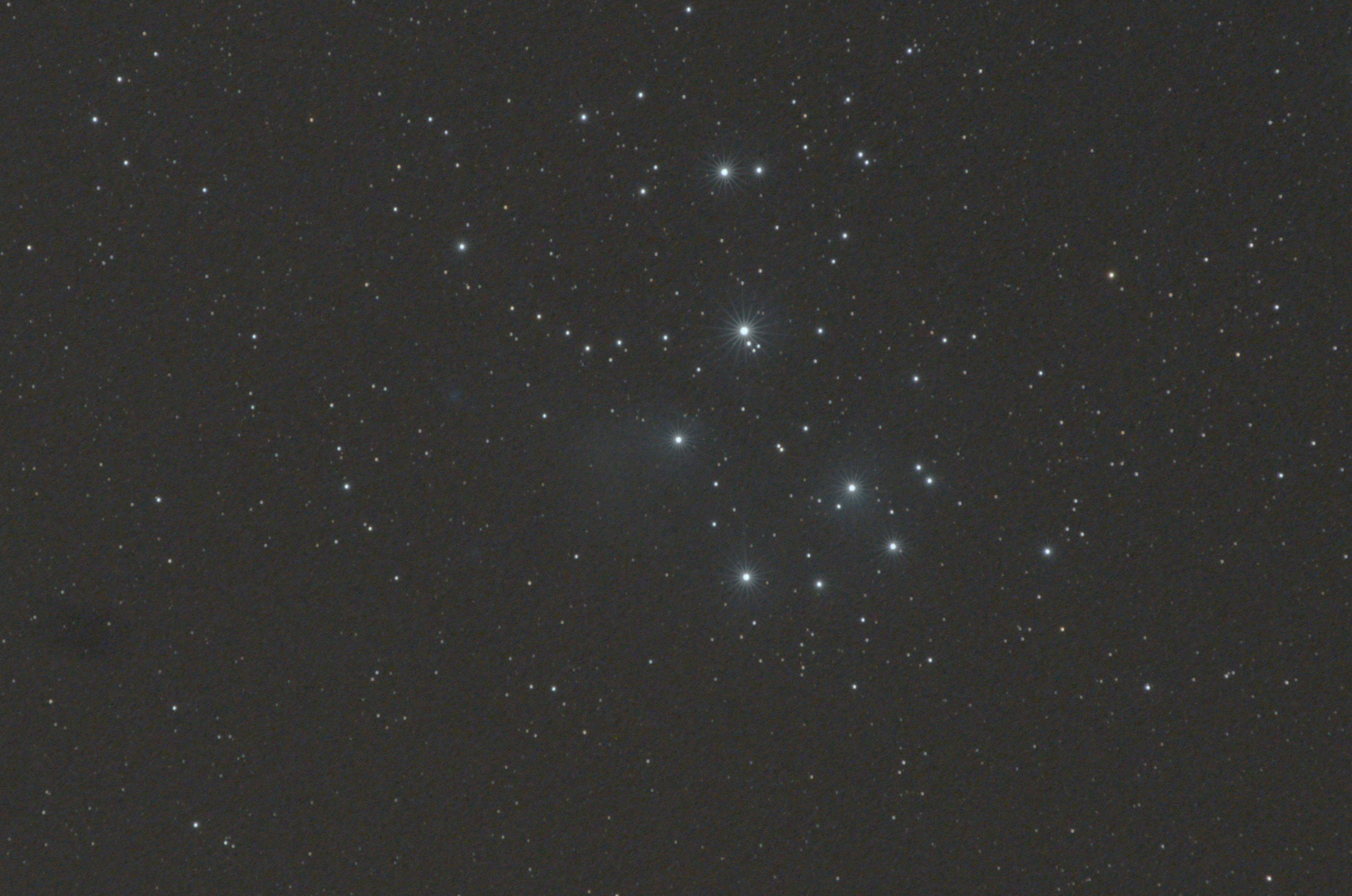 20101113.D300s.七姊妹星.7x120s.Dark.Cropped.SmallerSize.jpg