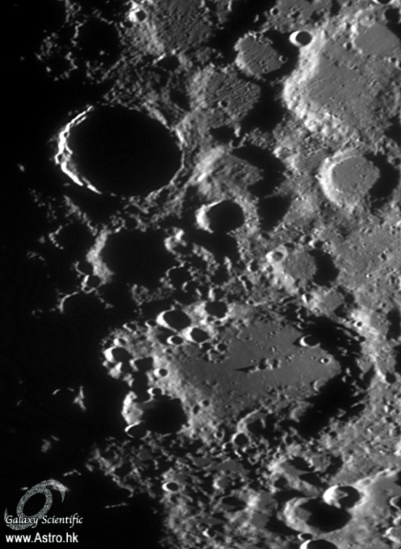 Moon0002 ver1 resize.JPG