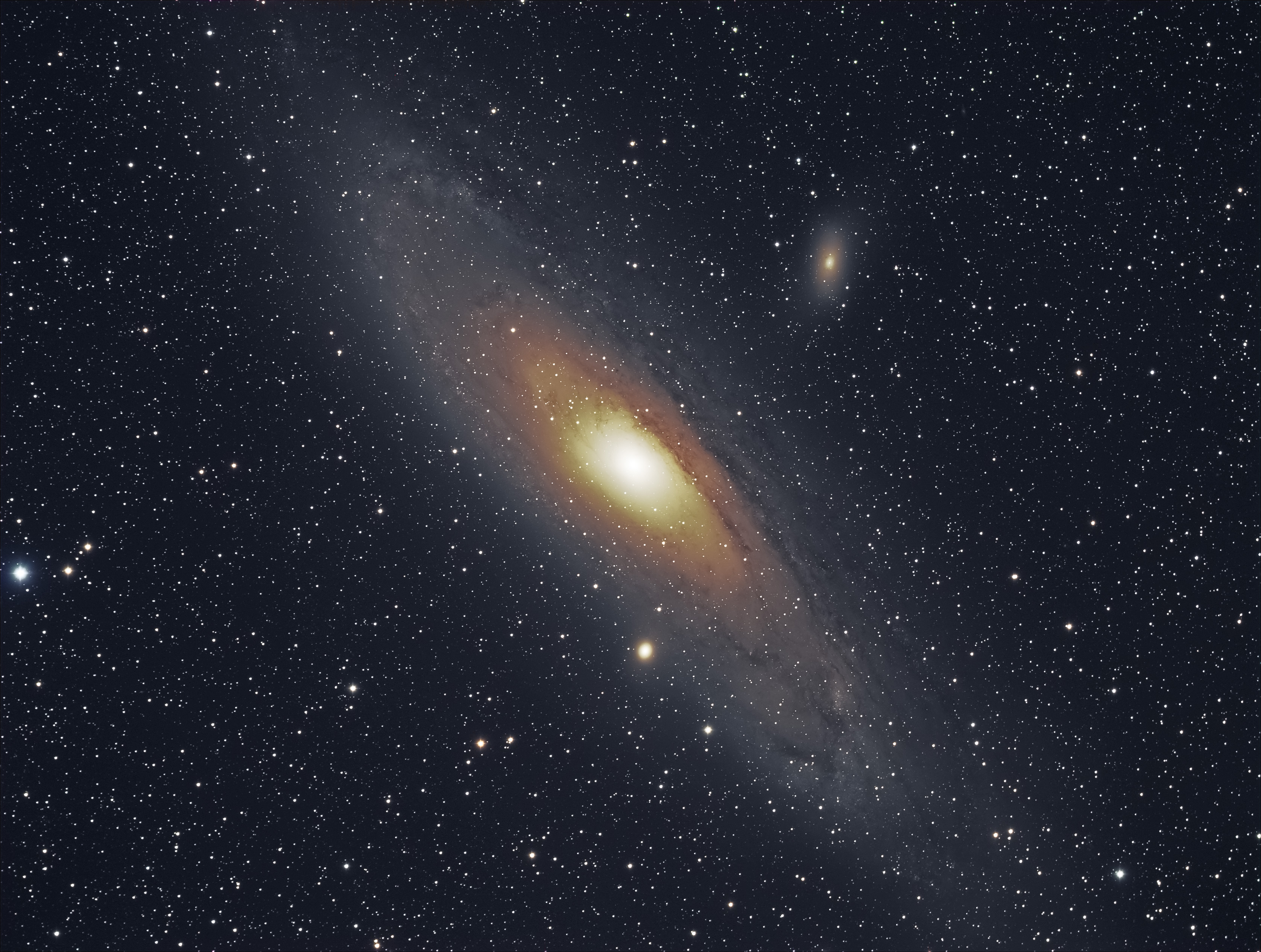 M31 10x4minL + 4x3min RGB.jpg