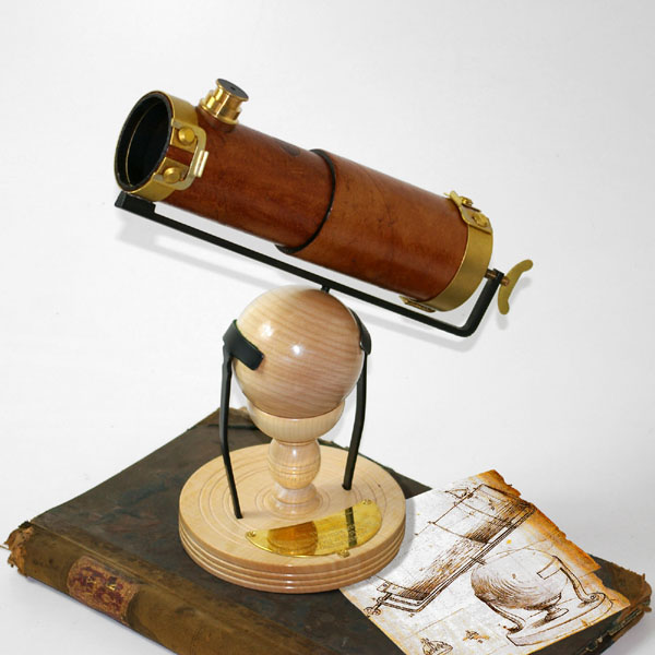 Newtons reflecting telescope replica 1 sq.jpg