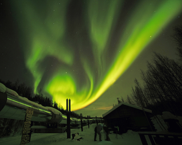 P1--2012-3-16 凌晨  阿拉斯加  費德班市  大油管  Canon 5D + 14mm F2.8  ISO 1000  8 秒---600.jpg