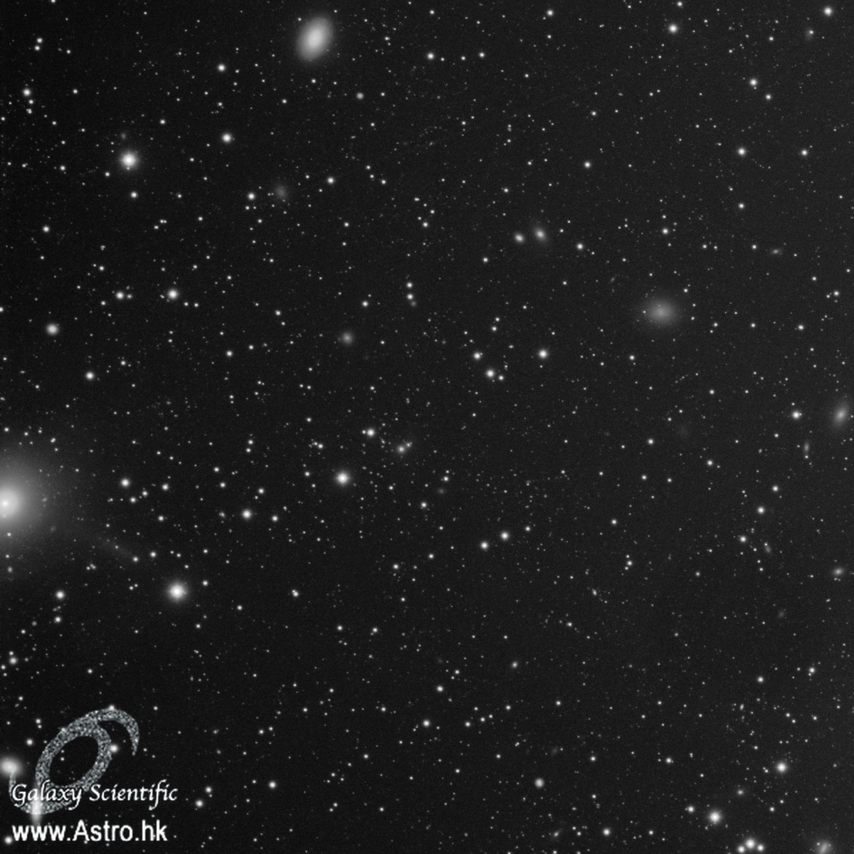 Markarian 32x900s L - crop 6.JPG