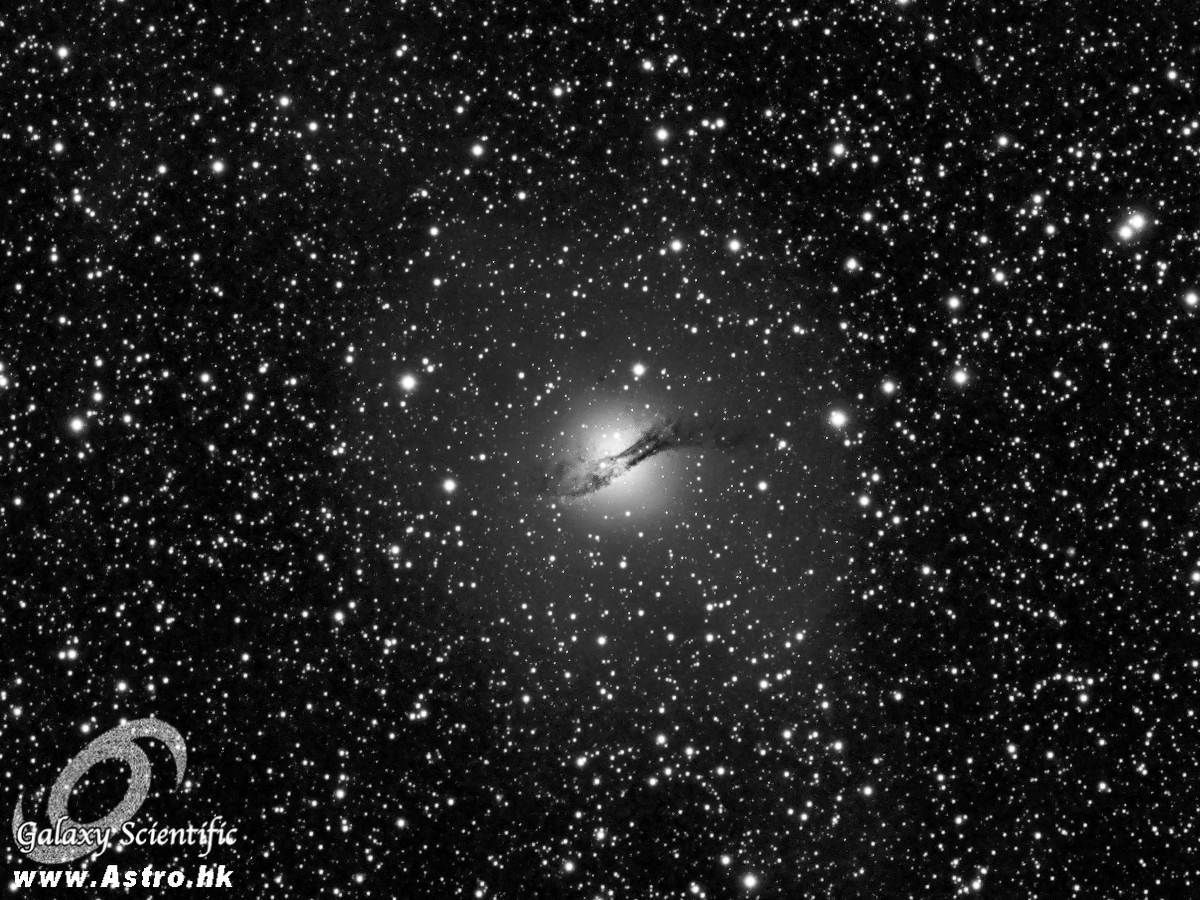 NGC 5128 4x600s L c1.JPG