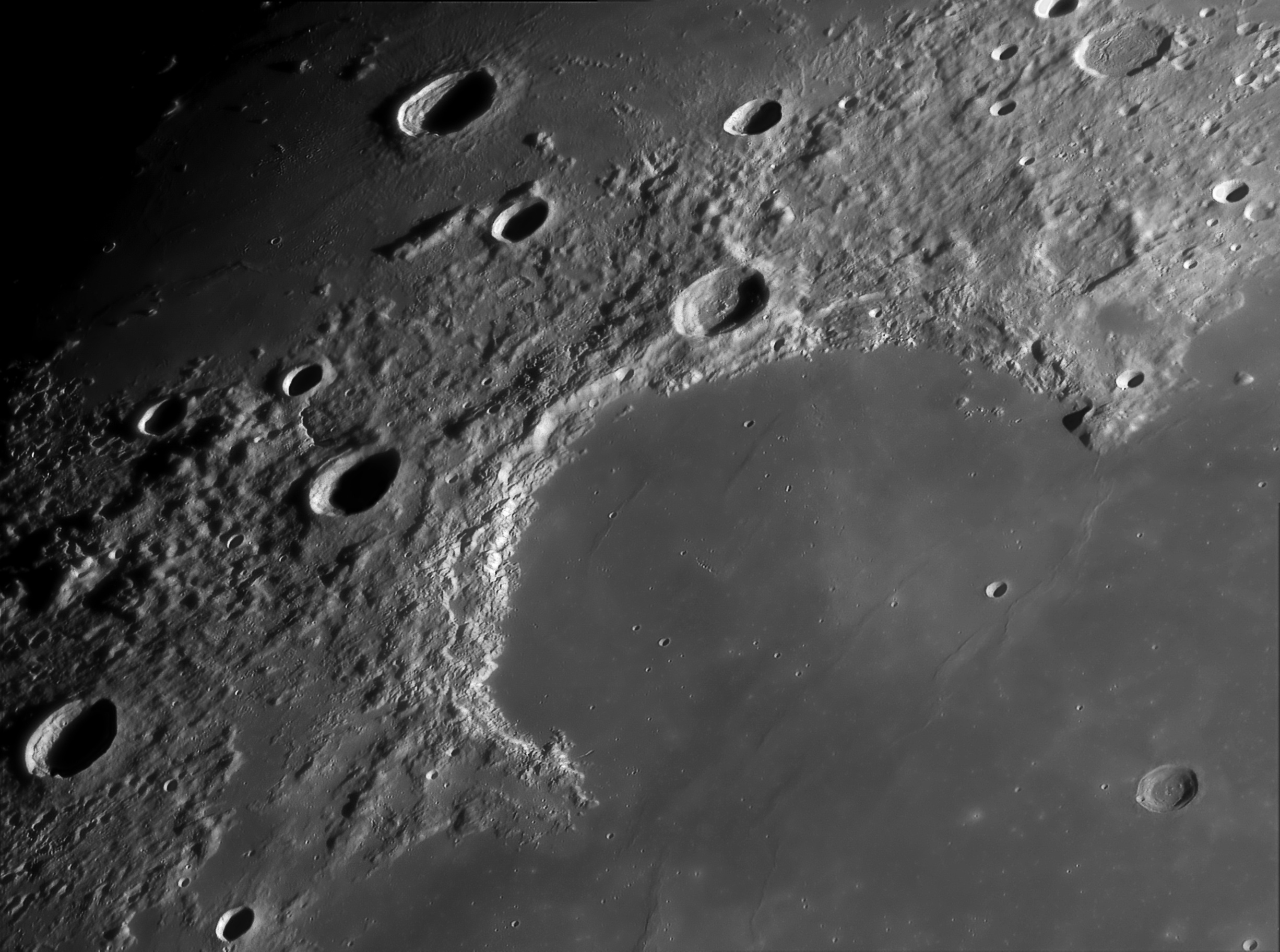 sinus iridum.jpg